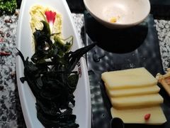 -老牌坊云南鱼豆花火锅(哈西万达店)