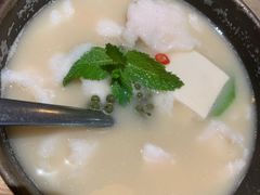 酸汤鱼-小大董·烤鸭(凤凰汇店)