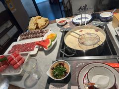 -尚尚仙·酸汤猪手·猪肚鸡火锅(华联万柳购物中心店)
