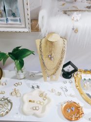 -AI艾耳·专业手工耳洞·穿孔美学馆