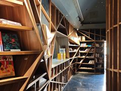 -钟书阁(松江泰晤士小镇店)