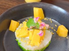 -Chom Cafe and Restaurant