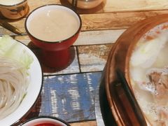 -虾弄弄海派小龙虾·牛羊蝎子火锅