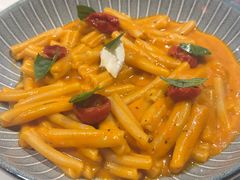 -潮一不贰·法式甜品·生日蛋糕·西式简餐(外滩店)