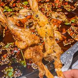 成都城区一到饭点本地人都要去吃的蛙蛙~