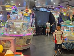-反斗乐园π·电玩·高空拓展·蹦床(龙华天虹店)