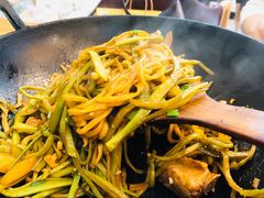 精选肋排焖面-金豆角砂锅焖面(安贞店)