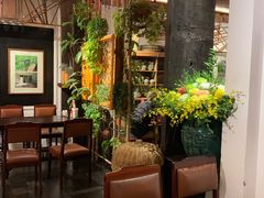 -Cuc Gach Quan Restaurant
