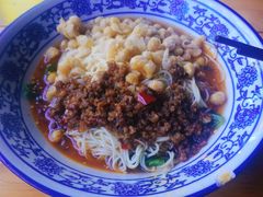 -渝之汇牛肉豌杂面