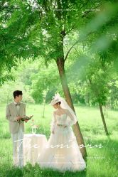 -现代经典婚纱摄影