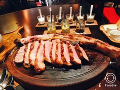 -恰餐厅及酒吧 CHAR Bar & Grill (北京丽都皇冠假日店)