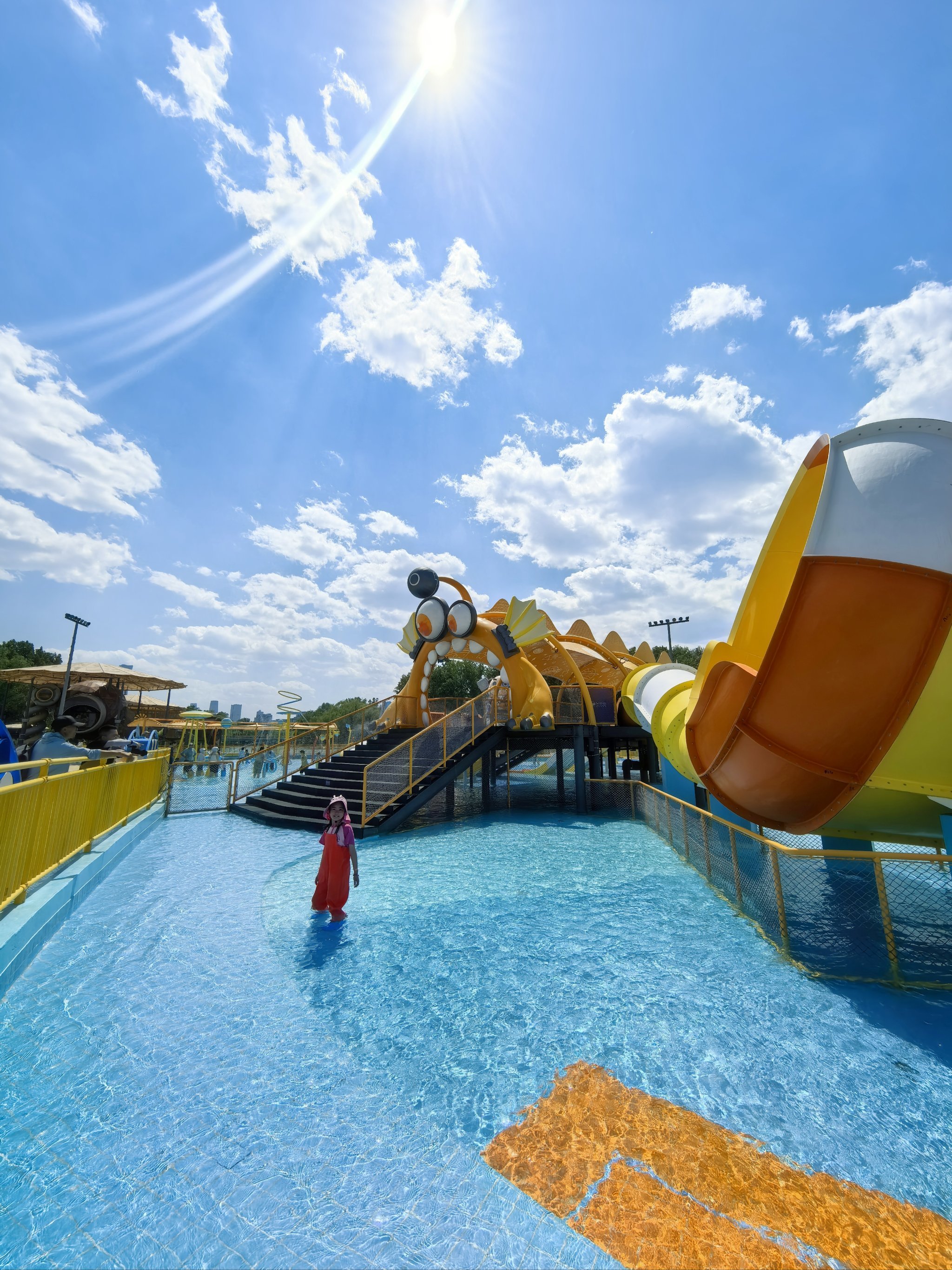 带上娃冲进22°c的蓝色星球,解锁玩水天花板