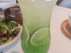 奇异果鲜果气泡苏打-佐度王子扒房(西城红场店)
