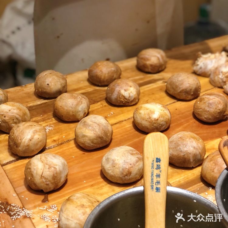 一出炉就秒没！现场制作的麻酱烧饼！