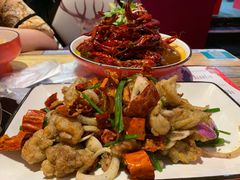 -虾弄弄海派小龙虾·牛羊蝎子火锅