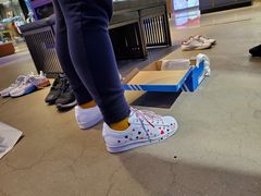 -阿迪达斯(武林银泰三叶草店)