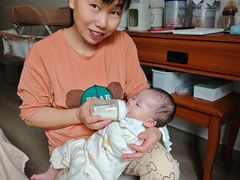 -乐禧母婴全自营月嫂(宝山店)