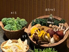 -三出山火锅(南京万象天地店)