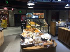 -中百仓储超市有限公司(越秀星汇维港店)