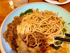 -爆炸头阿姨小四川正宗川味小吃(无任何分店)