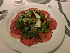 腌制生牛肉片配帕尔马芝士-牛排家(北京王府井澳门中心店)