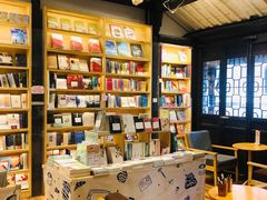 -猫的天空之城概念书店(杭州南宋御街店)