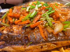 浓情酱香味烤鱼-鸣记脆皮烤鱼·海鲜烤鱼(三八广场店)