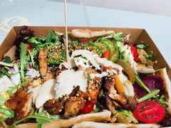 照烧鸡肉配牛油果拉法沙拉-HELLO 27 意面·沙拉·帕尼尼