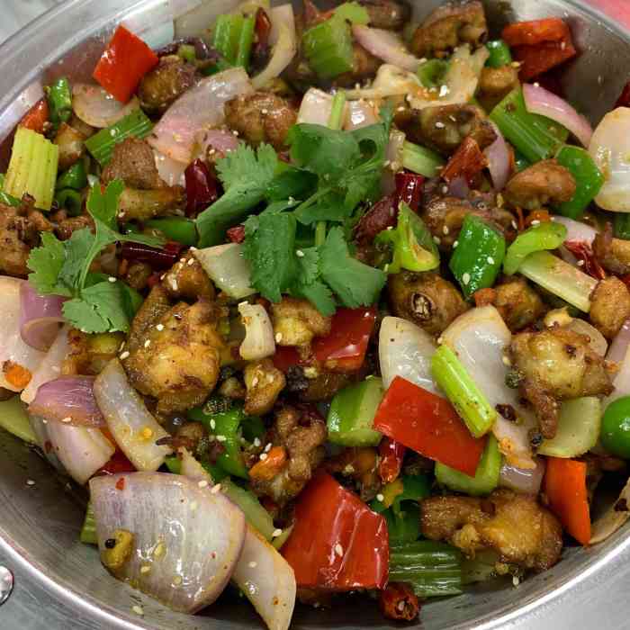 盐都干锅王-"学校后门的一家干锅店和男票一起去吃的牛.