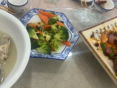 -壹阁胡羊焖饼(特色小吃街店)