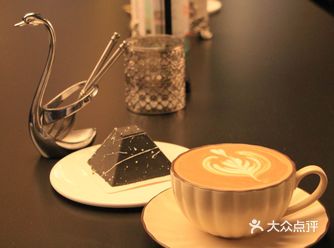 走进下午茶酒吧，你会发现，每一次的下午茶都不再只是滋味
