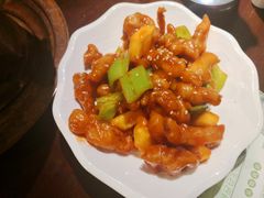 清迈菠萝咕噜肉-觅山云南菜(泊富ICITY店)