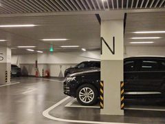 -国微大厦-停车场