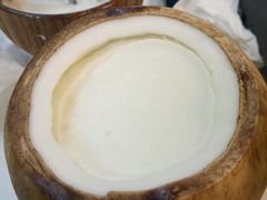 -志龙皇冠吃货椰子铺