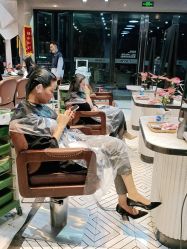 -PE SALON