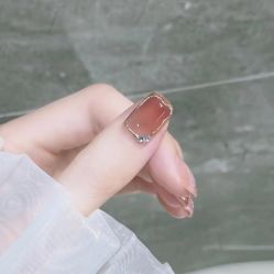 -猪猪女孩日式美睫美甲