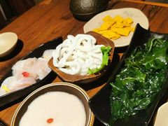 -老牌坊云南鱼豆花火锅(爱建店)