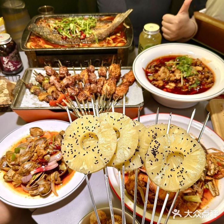 这家东北烧烤真的很好吃！