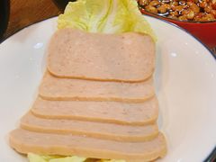梅林午餐肉-虾弄弄海派小龙虾·牛羊蝎子火锅