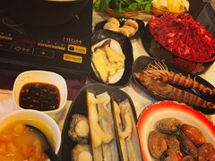 -鲜入围煮花胶鸡海鲜火锅