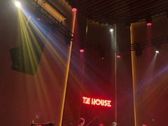 -TZ House音乐现场(来福士中心店)