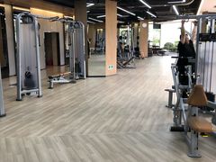 器械区-威克健身游泳(万菱汇店)