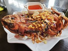 -J Daeng Seafood