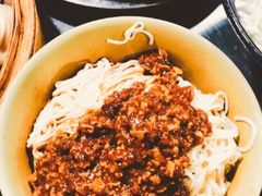 炸酱拌面-老上海食惠裡小籠包生煎包