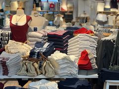 -Brandy Melville