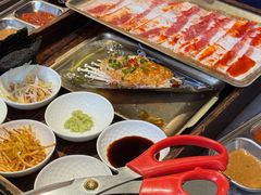 -围炉肉舍•炭烤活鳗•丹东海鲜烤肉(步行街店)