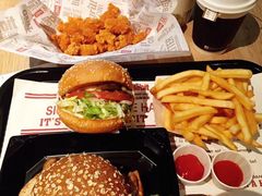 -The Habit Burger Grill 哈比特汉堡(复兴soho店)