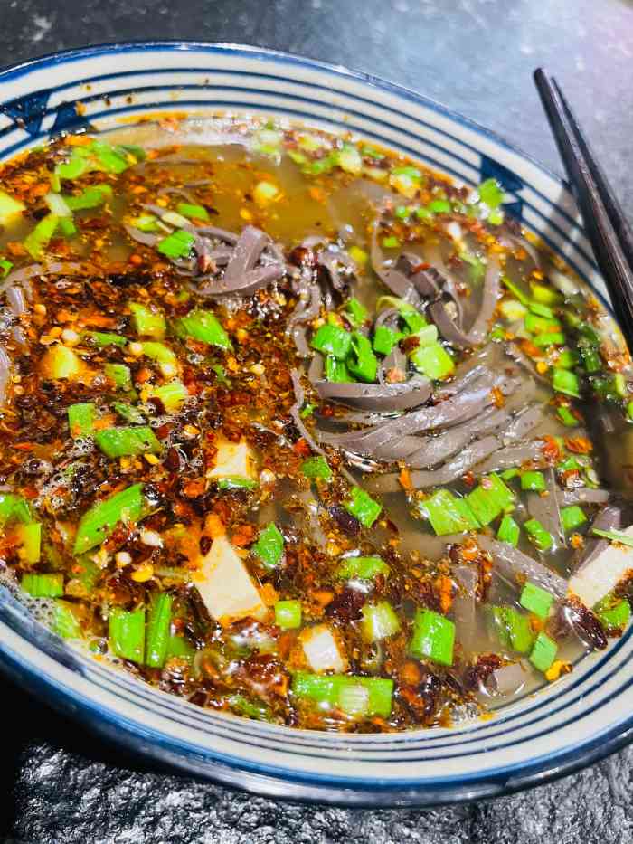 你看这羊血饸饹美不美