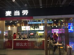 门面-麦当劳(郑州东高铁站店)