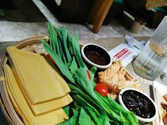农家煎饼卷撒子-孙大厨鸽子馆(休门店)